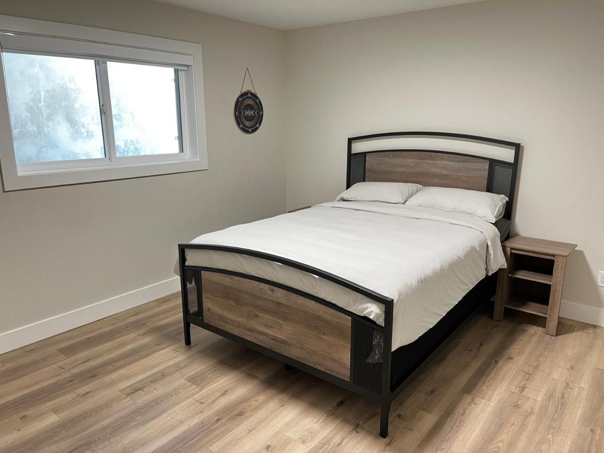 The Harmony Inn Spacious 2 Bdrms 2 Beds Basement Suite Surrey Kültér fotó